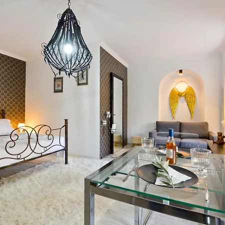 Zeta's Mandouki, Port Apartment Corfu (city)