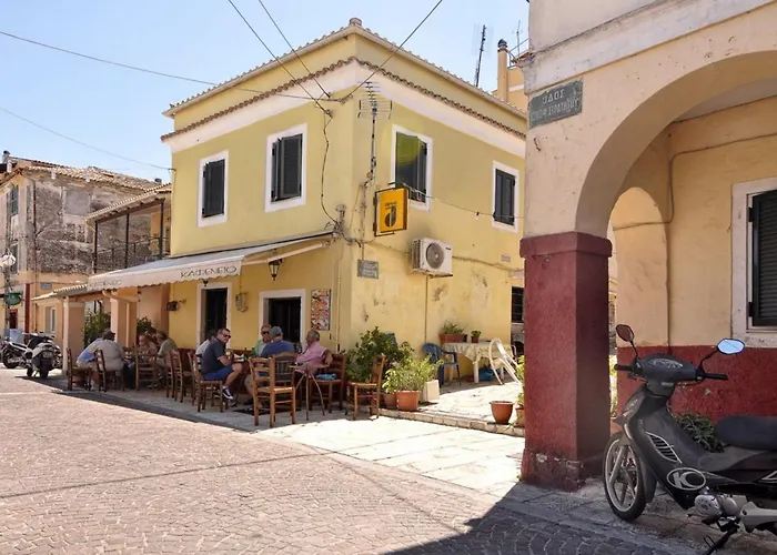 Zeta's Mandouki, Port Appartamento Corfu (city)