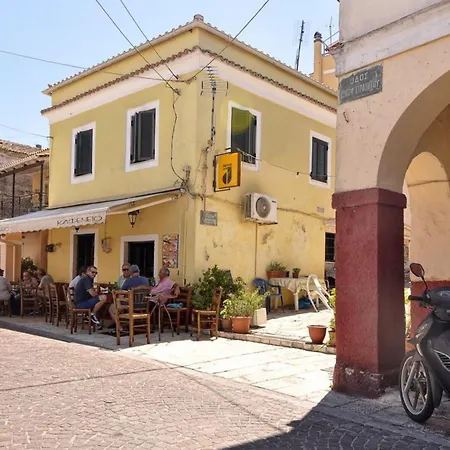 Zeta's Mandouki, Port Lejlighed Corfu (city)