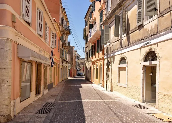 Zeta's Mandouki, Port Appartamento Corfu (city)